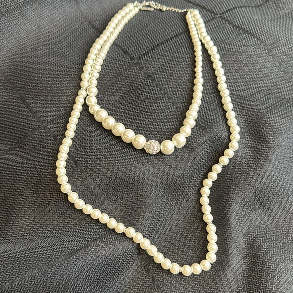 WHBM Dual strand pearl and rhinestone necklace - Picture 2 of 5